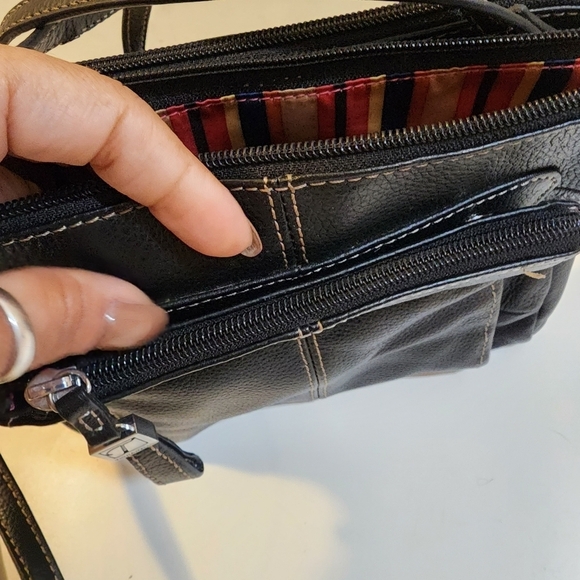 Tignanello Black Leather Crossbody Bag Purse - Picture 4 of 13